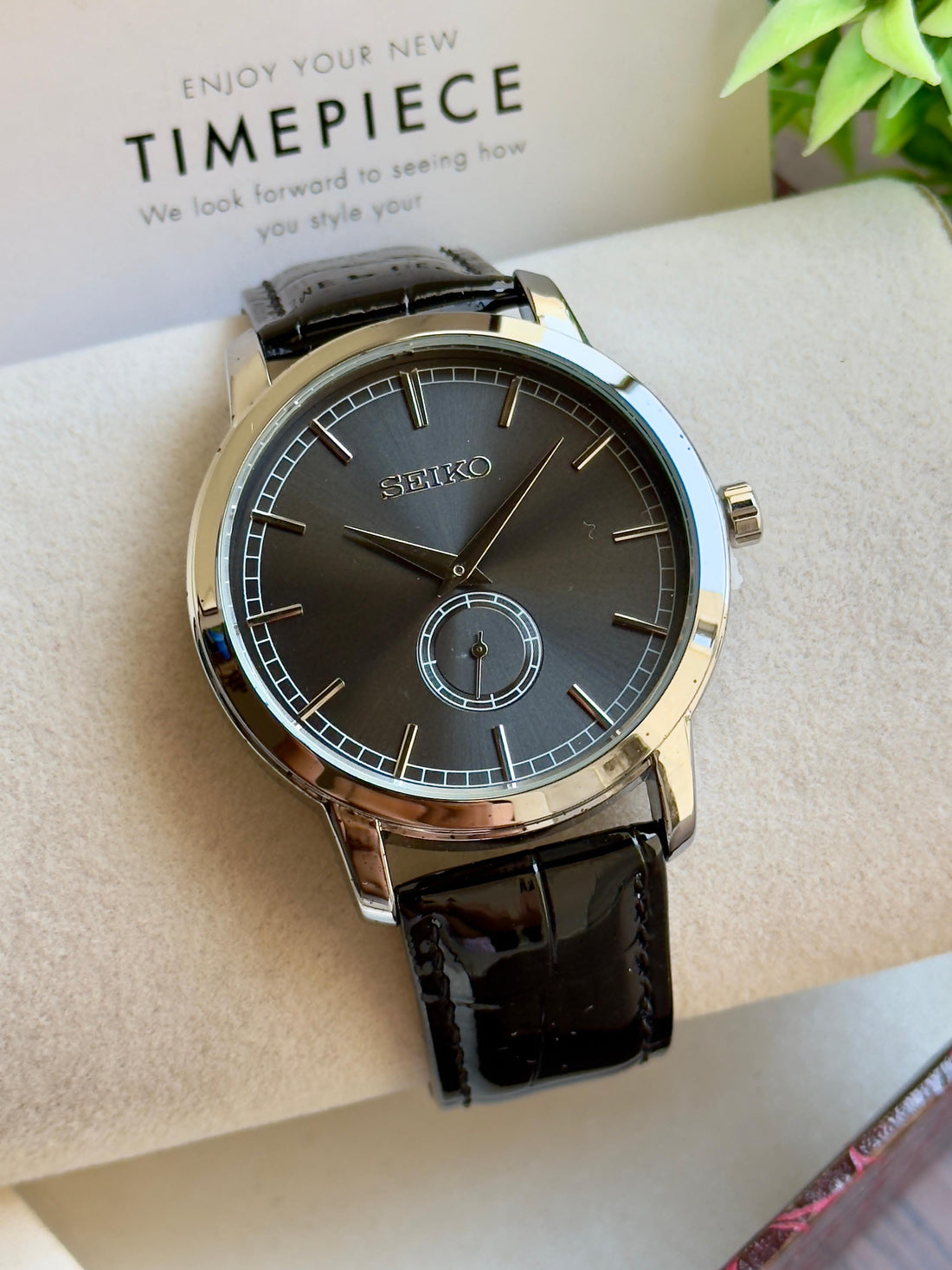 SEIKO LEATHER STRAP WATCH