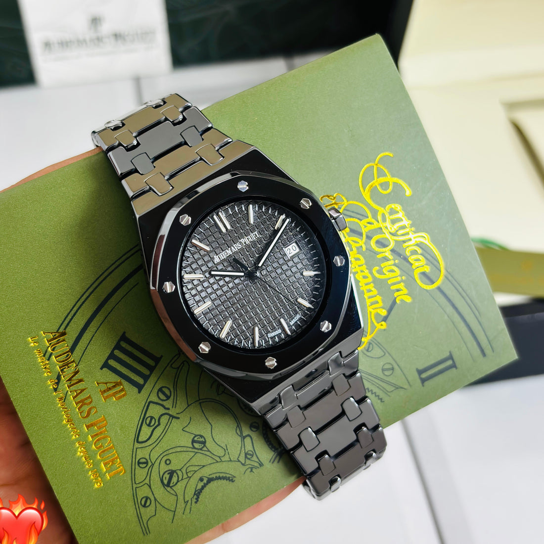 AUDEMARS PIGUET IN BLACK